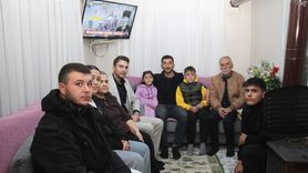 AK Parti heyeti Kula'da esnaf ve hane ziyaretleri gerçekleştirdi