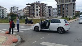 Antalya'da Motocycle-Otomobil Kazası: 2 Yaralı