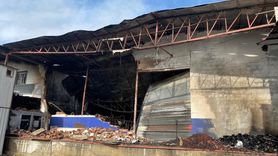 Antalya'da paketleme tesisinde yangın