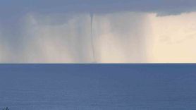 Antalya İncekum Plajı'nda peş peşe hortumlar kamerada