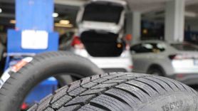 Araç sahiplerine uyarı: Yazlık lastikler 7 derecenin altında risk oluşturuyor