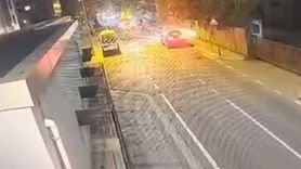 Bakırköy'de Motosiklet Kazası: İş Makinesine Çarpan Sürücü Yaralandı