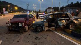 Bartın'da Kavşakta İki Araç Çarpıştı: 6 Yaralı