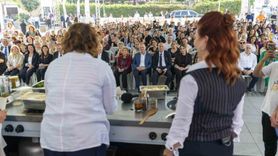 Başkan Seçer Tarsus’ta Gastronomi Show’da ‘Tarstuni’yi İzledi