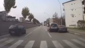 Bursa'da trafik kazaları araç kameralarına yansıdı