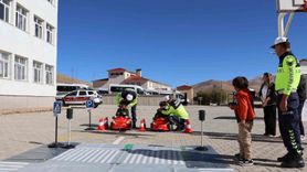 Çatak'ta Öğrencilere Uygulamalı Trafik Güvenliği Eğitimi