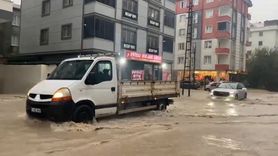 Çerkezköy’de altyapı yetersizliği sokakları göle çevirdi: Yaklaşık 15 servis aracı sanayiye çekildi