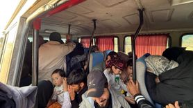 Çeşme'de yol denetiminde 40 düzensiz göçmen yakalandı