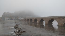 Çorum Osmancık'ta yoğun sis kartpostallık görüntüler oluşturdu