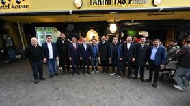 Davut Gürkan Abdal Meydanı'nda çarşı esnafıyla buluştu