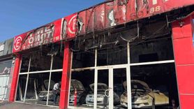 Denizli'de oto galeri kundaklandı: şüpheli yakalandı