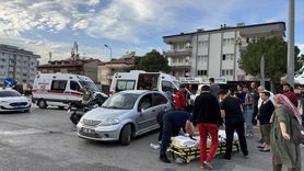 Denizli'de Otomobil ve Motosiklet Çarpıştı, 4 Kişi Yaralandı