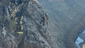 Diyarbakır Eğil'de Kayalıklarda Mahsur Kalan 25 Keçi İtfaiye Tarafından Kurtarıldı