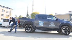 Elazığ Belediyesi kanalizasyon ve yağmur giderlerinde ilaçlama çalışmalarını sürdürüyor