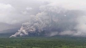 Endonezya’da Semeru Yanardağı patladı — Alarm seviyesi en yüksek düzeye çıkarıldı