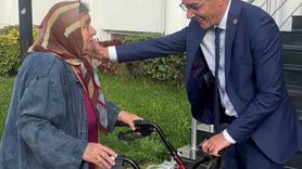 Erenler’de Başkan Dinç’ten Müzeyyen Teyze’ye makam aracı jesti