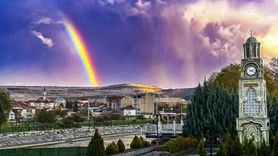 Hisarcık’ta Saat Kulesi Üzerinde Gökkuşağı Kartpostalı