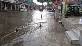 İzmir'in kuzeyinde kuvvetli sağanak: Aliağa, Foça, Dikili, Bergama