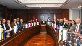 İZVAK toplantısında İzmir futbol kulüplerinin kent ekonomisine etkileri paylaşıldı