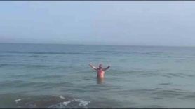 Kasım'da Samsun sahilinde denize girme keyfi