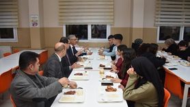 Kaymakam Güldoğan pansiyonda öğrencilerle akşam yemeğinde buluştu