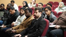 KBÜ ve İl Göç İdaresi uluslararası öğrencilere ikamet bilgisi verdi