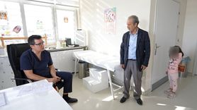 Kepez Belediyesi tahliye tehdidi altındaki 70 yaşındaki dedeye ve 3 torununa destek oldu