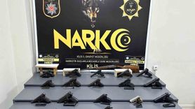 Kilis’te tır ve ev baskınında silah ve kaçak sigara ele geçirildi: 1 tutuklama