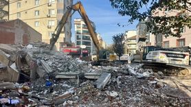 Kocaeli'de Çöken Apartman Bölgesinde İnceleme Ve Kurtarma Çalışmaları Devam Ediyor