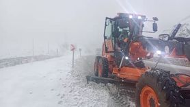 Kop Geçidi'nde Yoğun Kar Yağışı — Karayolları Ekipleri Aralıksız Çalıştı