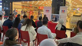 Kürşat Başar Mardian Mall'de okurlarıyla buluştu