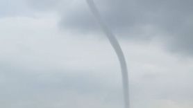 Marmaris'te denizde oluşan hortum cep telefonu kameralarına yansıdı