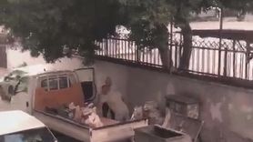 Mersin Akdeniz’de kaldırıma moloz döken 2 kişiye idari işlem