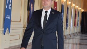 Saruhan'dan 24 Kasım Mesajı: Öğretmenlere Şükran ve Vefa