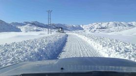 Şırnak’ta kar örtüsü 1 metreyi aştı: Beytüşşebap'ta yol açma çalışmaları sürüyor