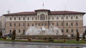 Sivas'ta kar sürprizi: Kent merkezinde kartpostallık manzaralar