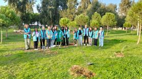 Üniversite öğrencileri yurt bahçelerini yeşillendirdi