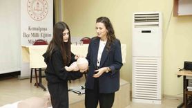 Uzman Hekimlerden Öğrencilere Kapsamlı Farkındalık Eğitimi