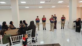 Yüksekova’daki kadın güvenlik güçleri KADES’i Esendere’de tanıttı