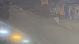 Adana'da motosiklet kazasında sürücü hayatını kaybetti — güvenlik kamerası kayıtları ortaya çıktı