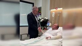 Albanese, Bondi'de kahraman ilan edilen Ahmed el-Ahmed'i hastanede ziyaret etti