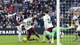 Arsenal, Aston Villa deplasmanında 90+5'te mağlup oldu