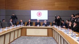 Bakan Göktaş: Sosyal ağ sağlayıcılarına 15 yaş sınırı önerisi