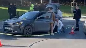 Bakırköy'de seyir halindeki araca silahlı saldırı: sürücü yaşamını yitirdi