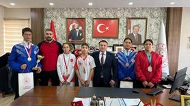 Bilecikli kick boksçular Gençlik ve Spor İl Müdürünü Ziyaret Etti