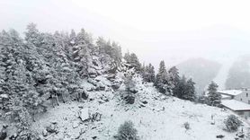 Bolu yüksek kesimlerinde sabah karı, Kartalkaya beyaza büründü