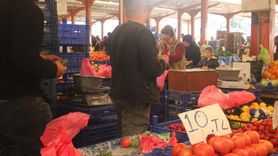 Çanakkale domatesinde sezon sonu fiyat düşüşü: Tezgahta 40 TL'den 10 TL'ye