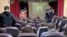 Eceabat’ta öğrenciler siber güvenlik ve zorbalık konularında bilgilendirildi