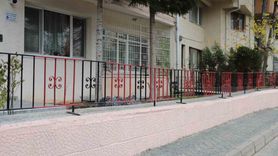 Eskişehir’de apartman demirleri kırmızı-siyaha boyandı, taraftarlık sokağa taşındı