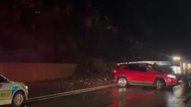 Hakkari-Van Karayolunda Depin Mevkiinde Heyelan